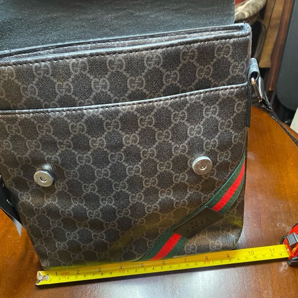 Black and Gray Unisex messenger Bag - Picture 5 of 6